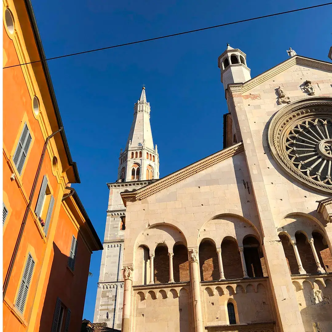 Vista della cattedrale di Modena