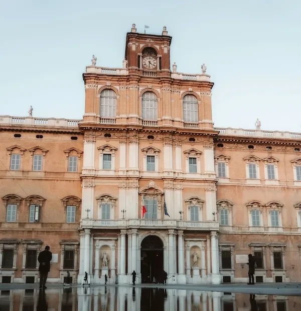 VISITA LA CITTÀ DI MODENA