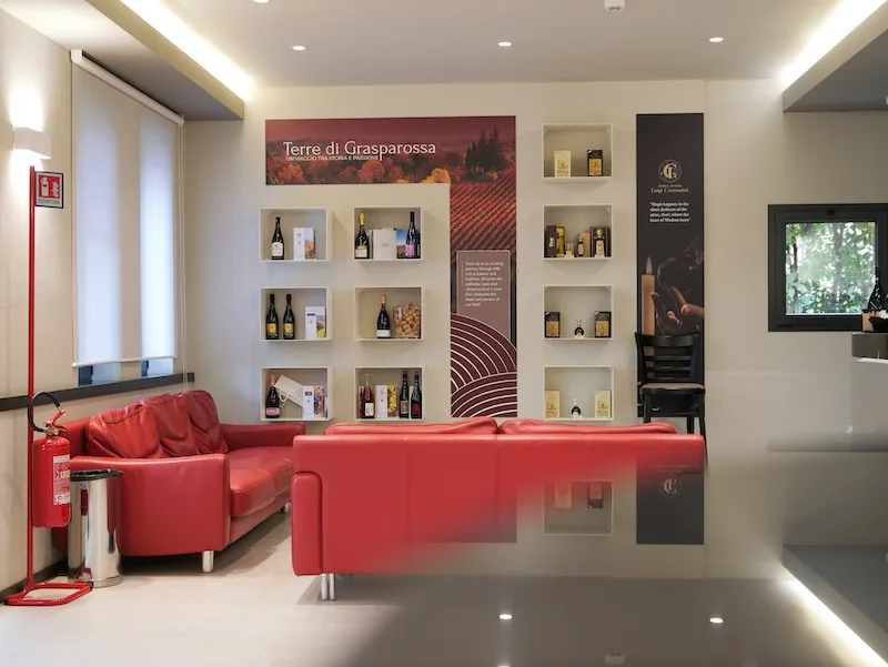 Hall Hotel Guerro con shop prodotti locali